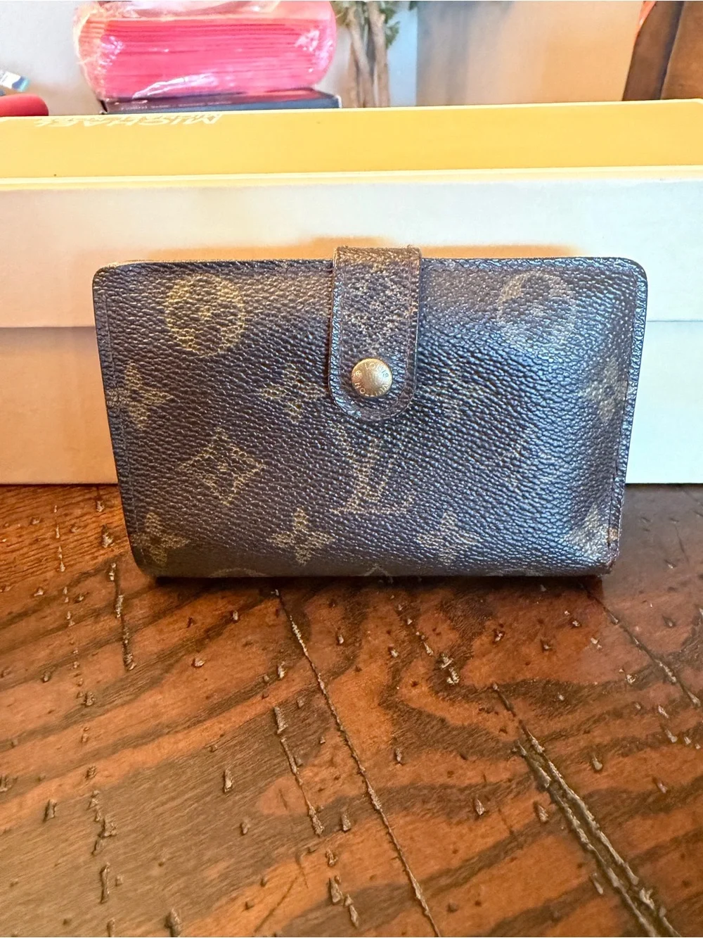 Authentic Louis Vuitton Monogram Kisslock Wallet
